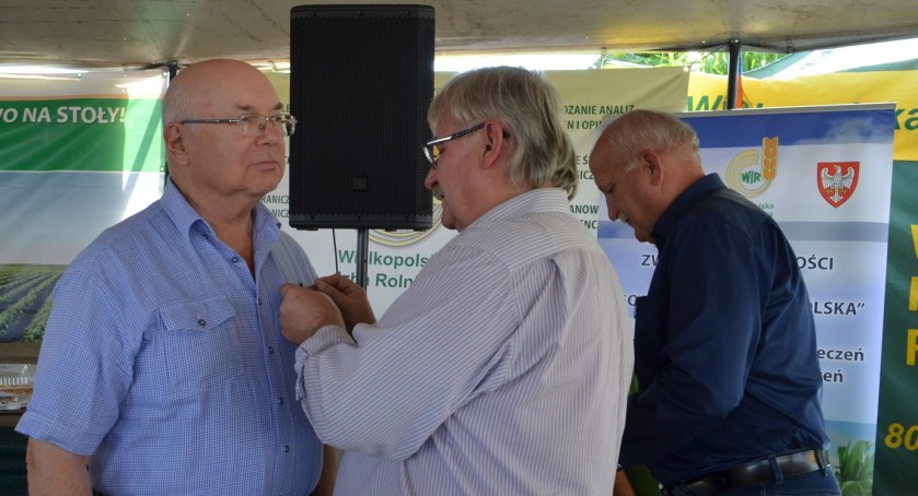 Zygmunt Wiśniewski z Brązową Odznaką KRIR