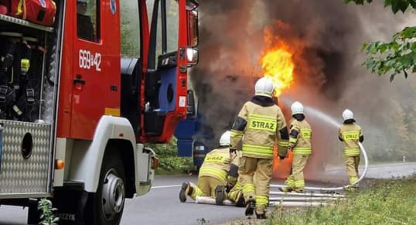 Pożar ciężarówki na trasie Jastrowie - Górzna