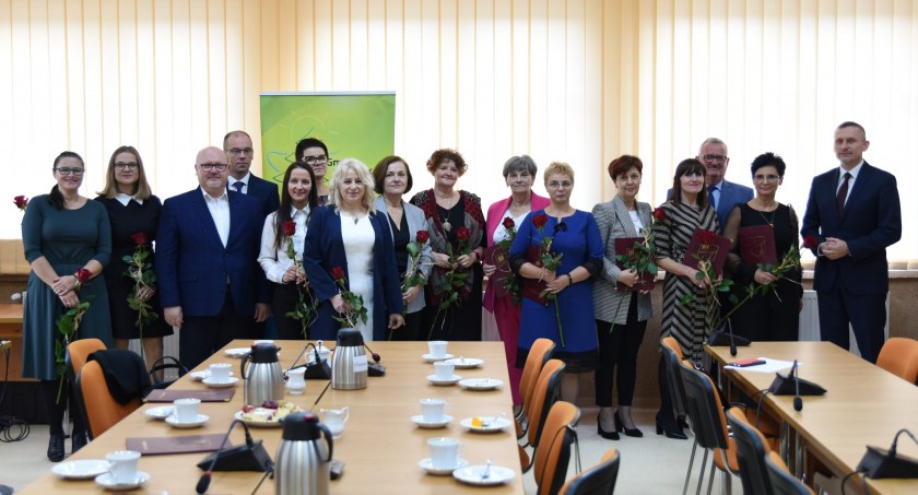 Nagrody dla nauczycieli z okazji Dnia Edukacji Narodowej w gminie Złotów