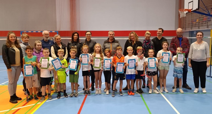 Badminton w Szkole Podstawowej nr 2 w Złotowie staje się coraz popularniejszy