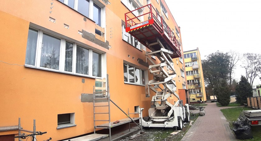 Mieszkańcy SM Piast chcą mieć większe balkony, protestują, że za małe