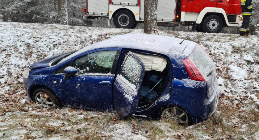 Wypadek w Skórce. Trudne warunki na drogach
