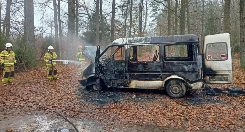 Pożar busa. Pojazd doszczętnie spłonął