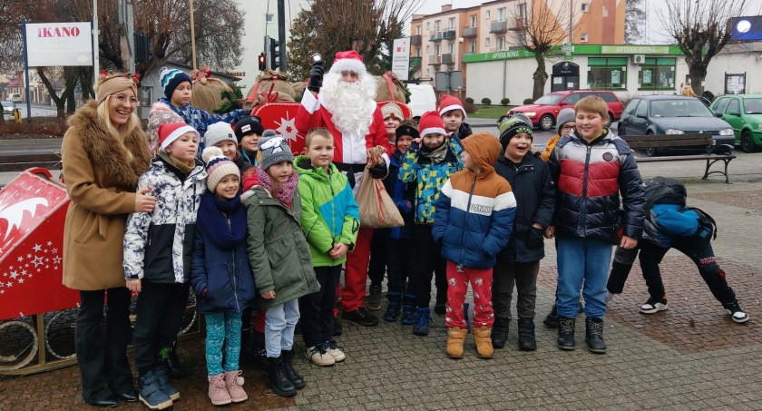 Święty Mikołaj przyjechał na rynek w Krajence