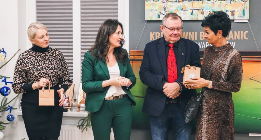 Kreatywni bez granic. Podsumowanie roku warsztatowego w Uniwersytecie Ludowym w Radawnicy
