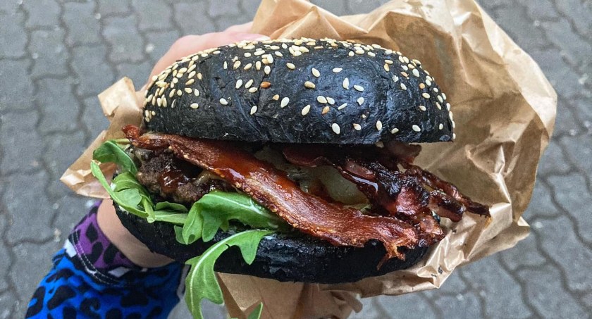Charlie, czyli Cezary. Burgery grzechu warte