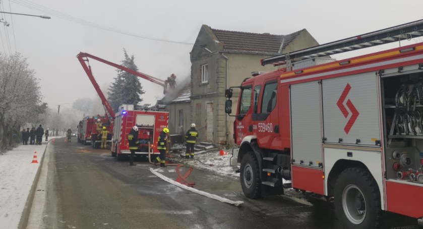 Pożar mieszkania w Dźwiersznie Wielkim. Rodzina bez dachu nad głową