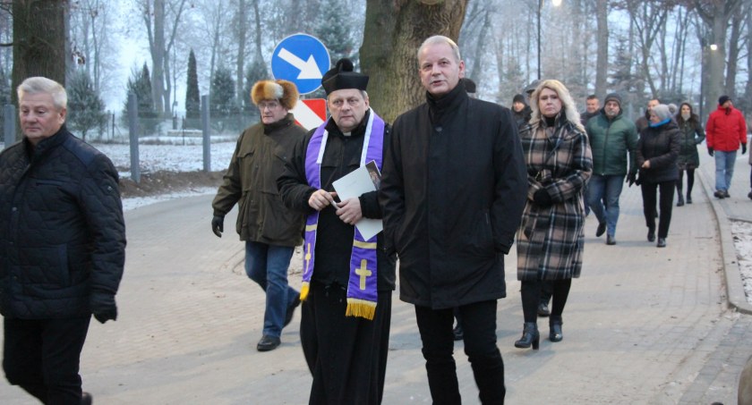 Przebudowana droga w Dębnie oficjalnie otwarta