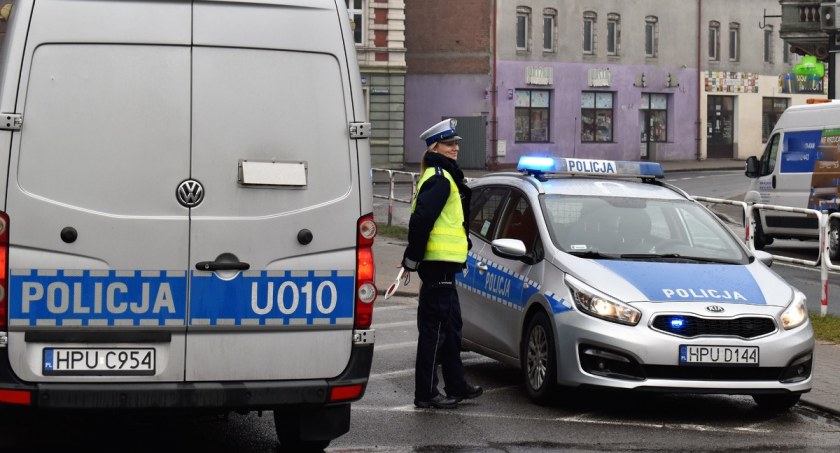 Policyjny dron w akcji. Funkcjonariusze kontrolowali skrzyżowanie w Jastrowiu