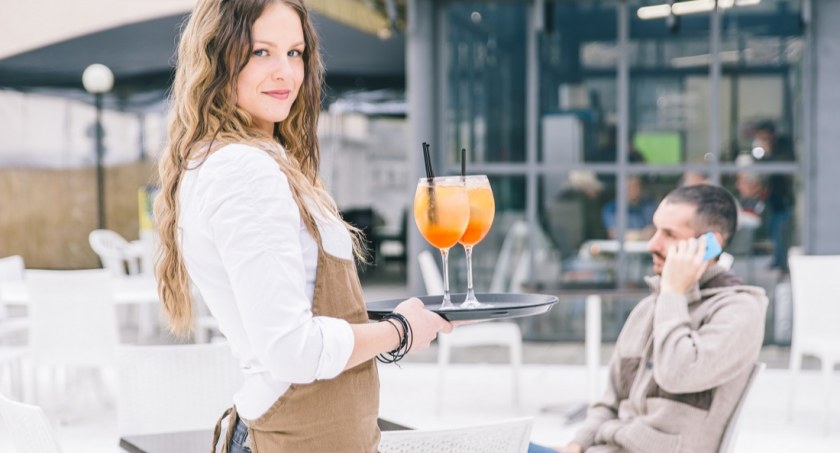 Jak znaleźć dodatkową pracę na studiach dziennych?