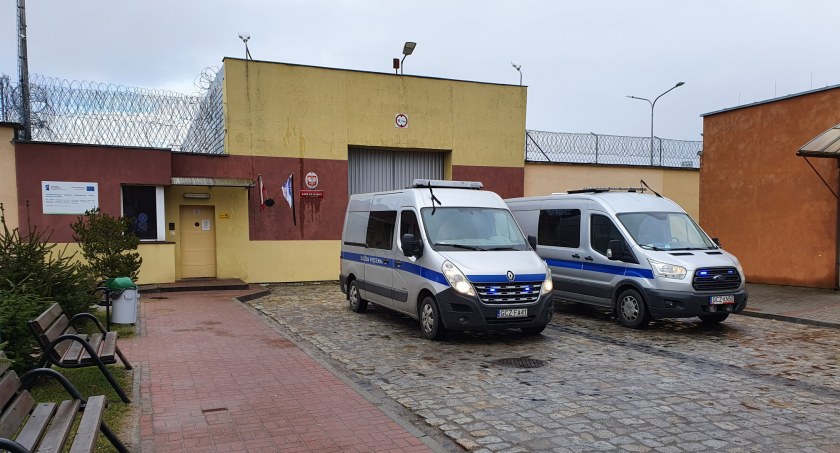Strażnik więzienny zatrzymany za handel narkotykami