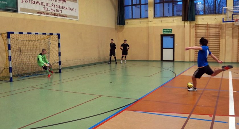 Amatorska Liga Halowej Piłki Nożnej w Jastrowiu - kolejka VIII