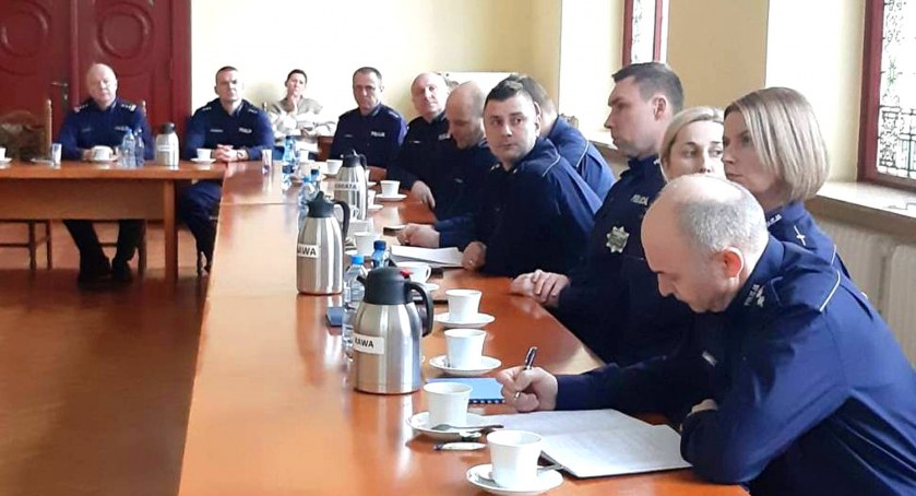 Nie chcą pracować w Policji ani dnia dłużej
