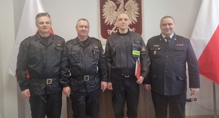 20 lat strażackiej służby. Marcin Bratoszewski z gratulacjami