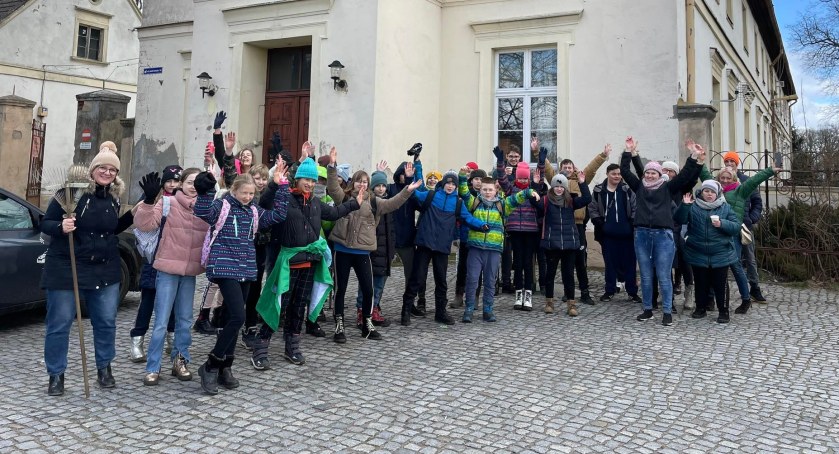 Wiosenne porządki przy Pałacu Działyńskich w Złotowie. Przygotowania do międzynarodowej wystawy