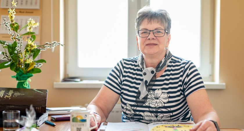Wyrzucali mnie drzwiami, to wchodziłam oknem