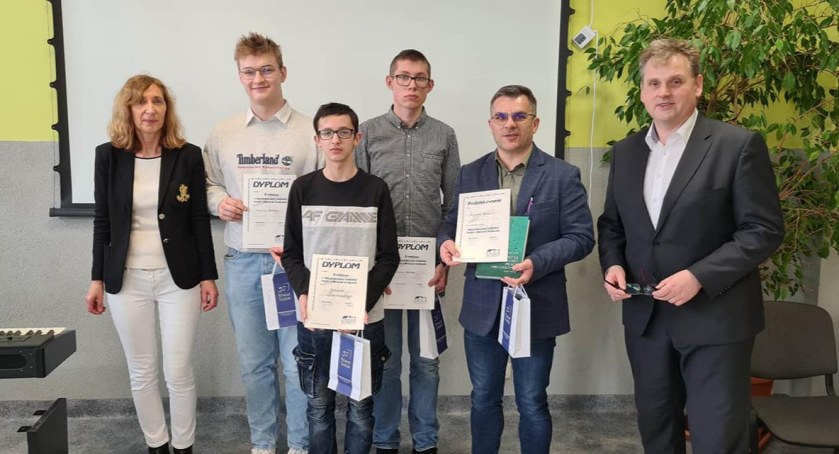 Wysokie miejsca złotowskich uczniów w konkursie wiedzy o Hipolicie Cegielskim