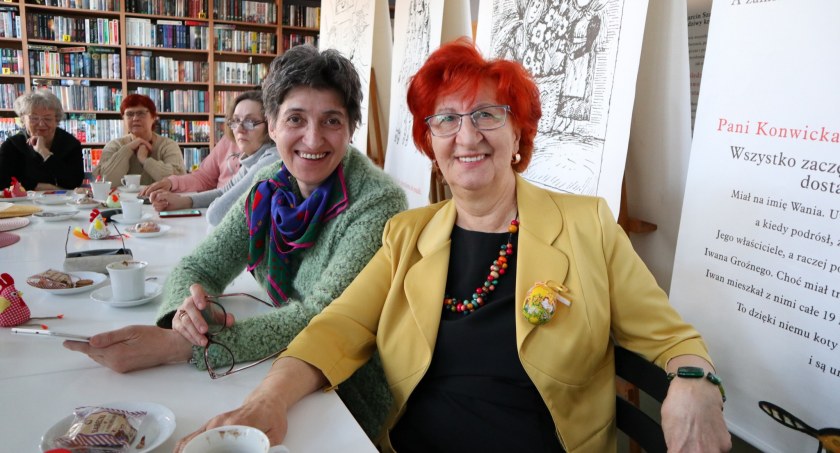 Wielkanocna gra Klubu +/- 50 w w Miejskiej Bibliotece Publicznej w Złotowie
