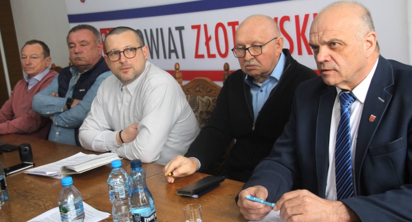 Czekają na prokuratora, zakazali nagrywać