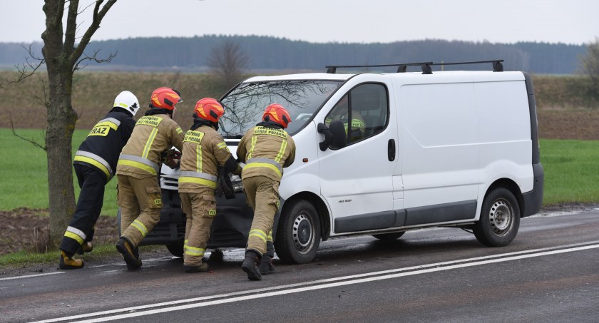 Kolizja na trasie Blękwit - Klukowo. Droga wojewódzka była zablokowana