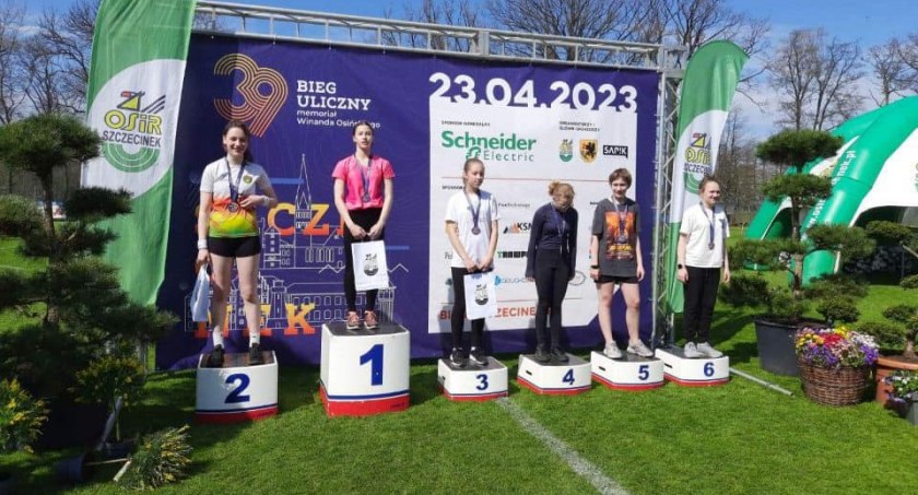 Uczniowie okoneckiej podstawówki na podium Biegu Osińskiego w Szczecinku