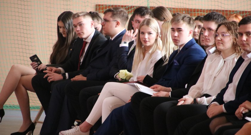 Pożegnanie absolwentów w złotowskim Ekonomie