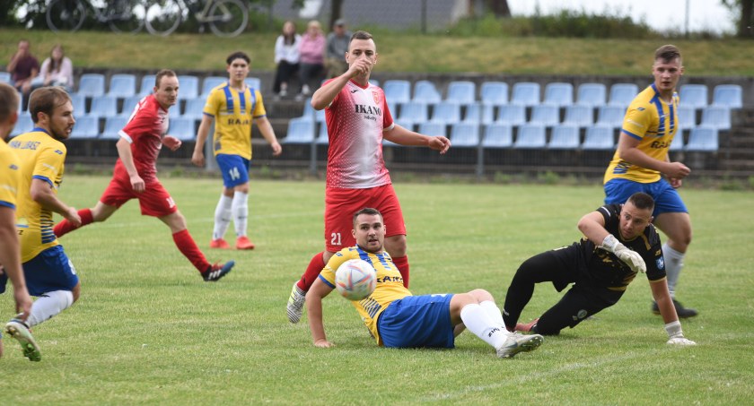 Hokejowy wynik w Krajence. Iskra pokonuje Radwan