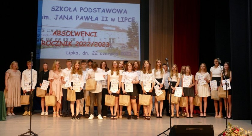 Pożegnanie absolwentów klas ósmych w Lipce