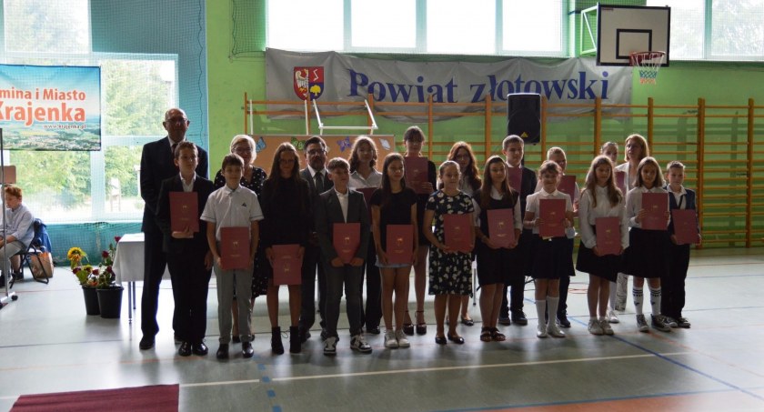 Zakończenie roku szkolnego w Publicznej Szkole Podstawowej w Krajence 