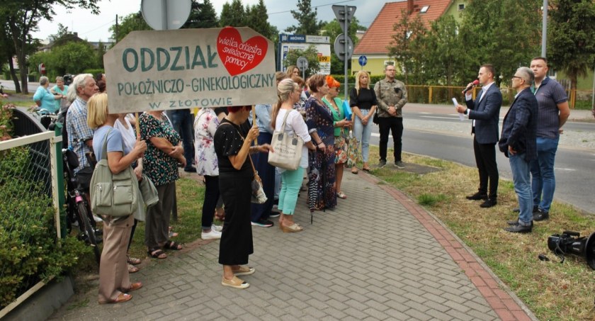 Protest przed Szpitalem Powiatowym w Złotowie