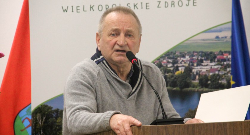 Maj: dzieci do 15 roku na basen bezpłatnie