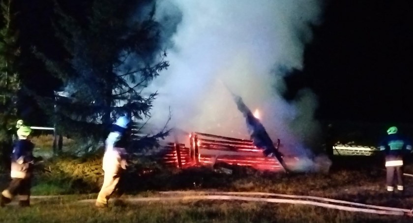 Pożar drewnianej wiaty w Samborsku