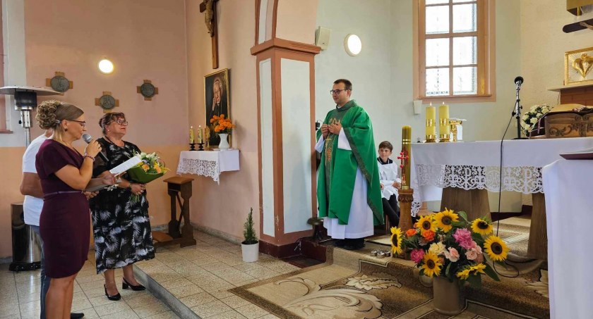 Pożegnanie księdza w Zalesiu