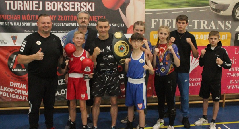 Damian Wrzesiński na pięściarskiej niedzieli w Świętej 