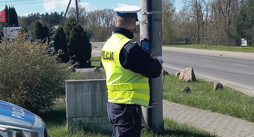 Policjanci zatrzymali nietrzeźwego kierowcę z dożywotnim zakazem prowadzenia pojazdów