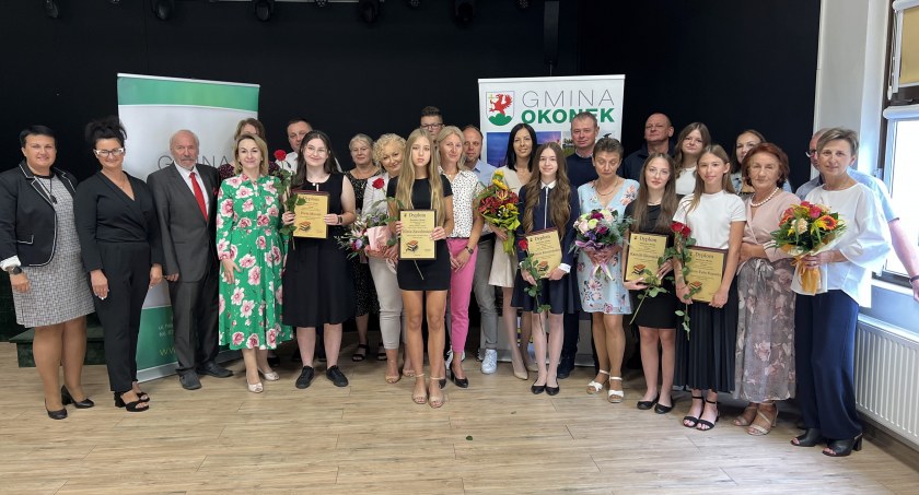 Burmistrz wręczył nagrody dla najlepszych uczniów