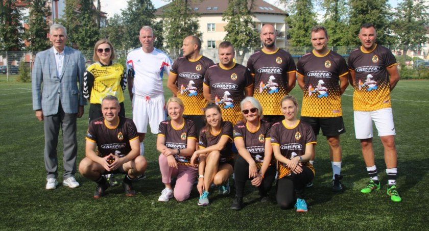 Paweł Janas na meczu Gwiazd Football Academy Fair Play Złotów