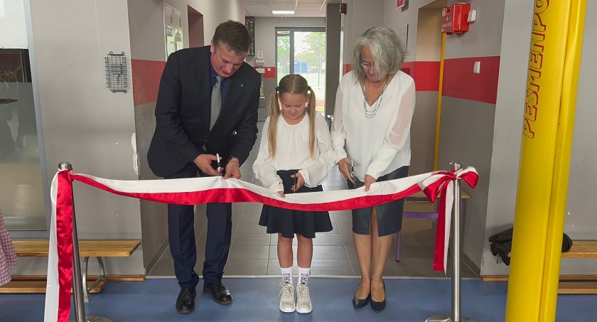 Przywitanie nowego roku szkolnego i otwarcie boiska w SP 2 w Złotowie