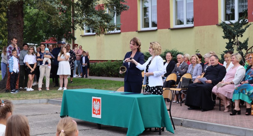 Pierwszy dzwonek w Okonku