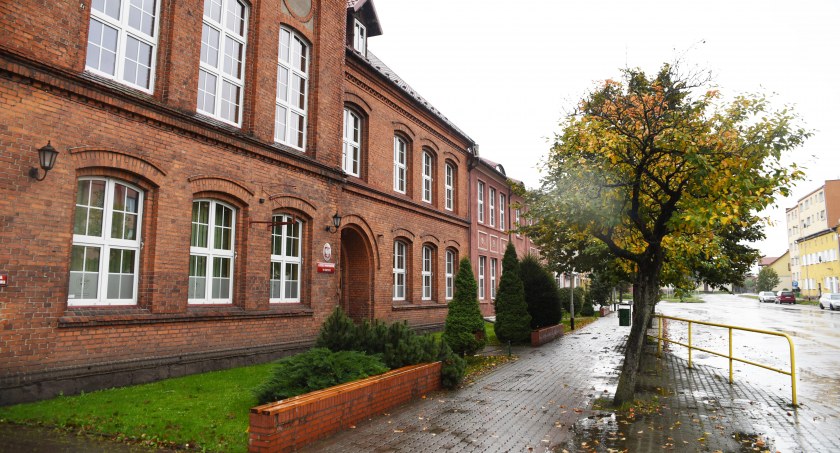 Co z budynkiem po gimnazjum? Gmina liczy na pomysły mieszkańców