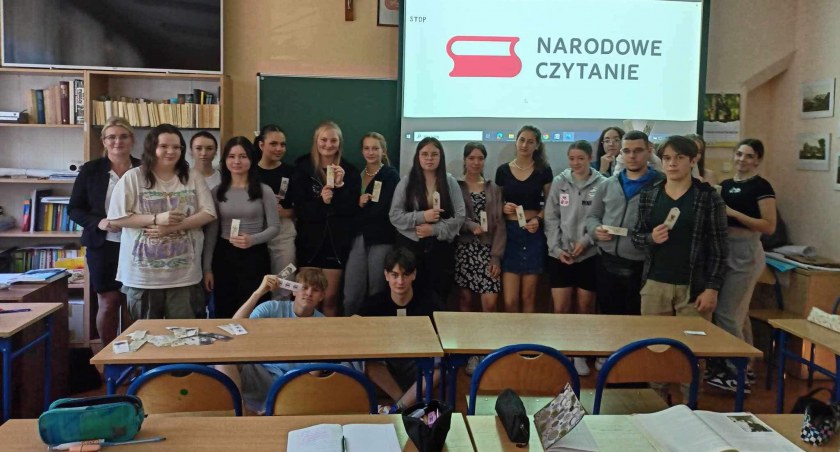Narodowe Czytanie w złotowskim Ekonomie