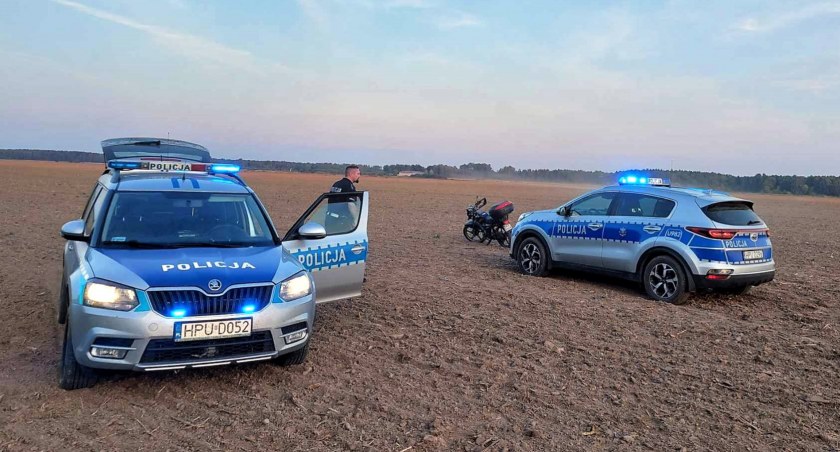 Na motocyklu przez pole - nieudana próba ucieczki pijanego kierowcy