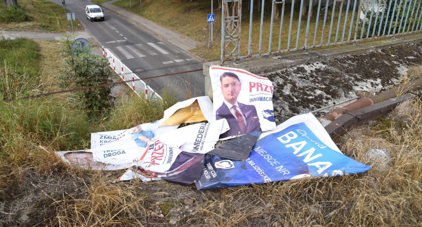 Zerwane plakaty wyborcze. Rozpoczęła się nieczysta gra