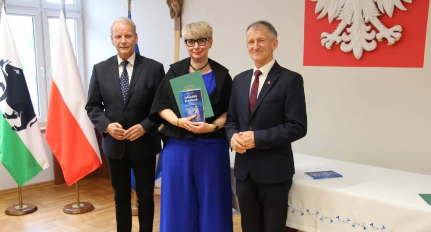 Nagrody burmistrza Łobżenicy z okazji Dnia Edukacji Narodowej
