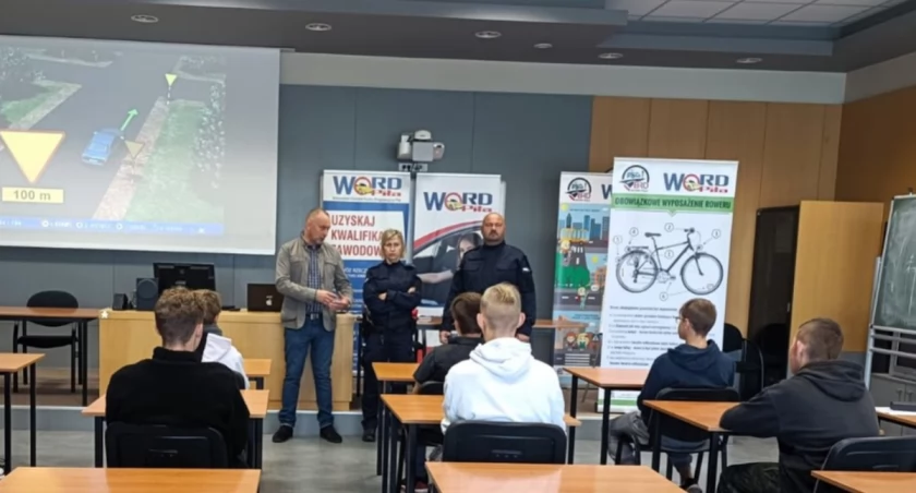 Kurs na kartę rowerową dla wychowanków MOS z Krajenki