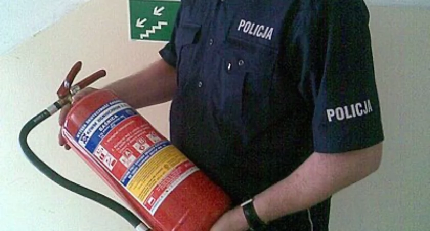 Policjanci z Krajenki ugasili pożar 