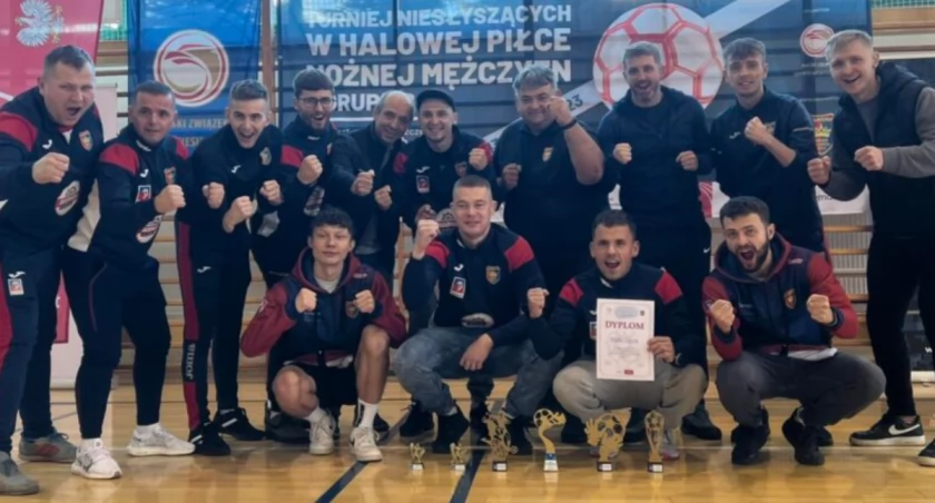 Karol Ryngwelski awansuje z Koroną Szczecin