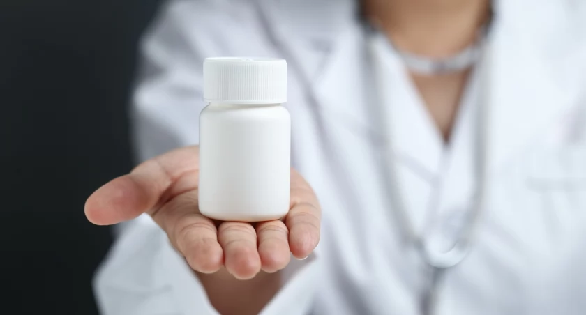 Odkryj moc serum do twarzy z witaminą C - tajemnica promiennej i zdrowej skóry