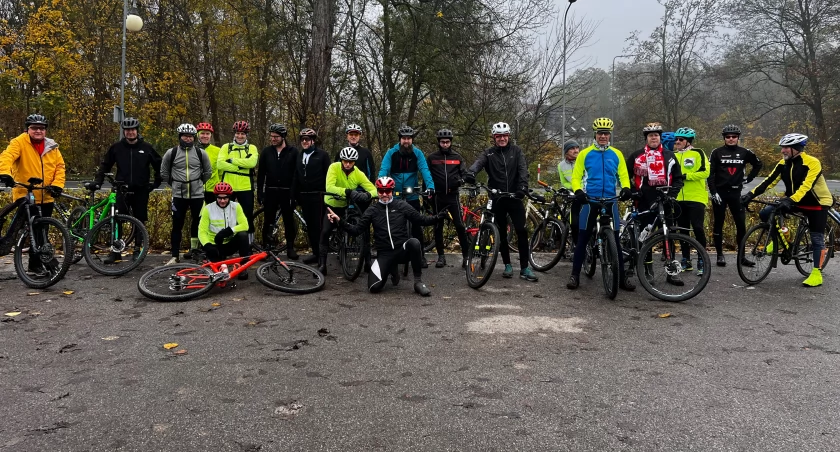 Ruszyli na rowerach dla Niepodległej Polski
