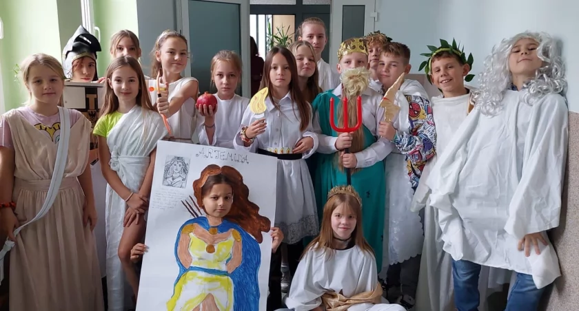 Mityczni bogowie w złotowskiej Jedynce